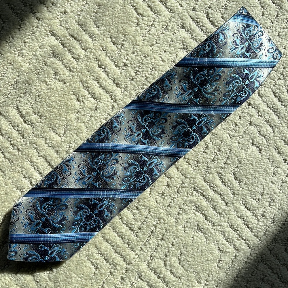 Pavone 100% silk necktie hand made in Italy